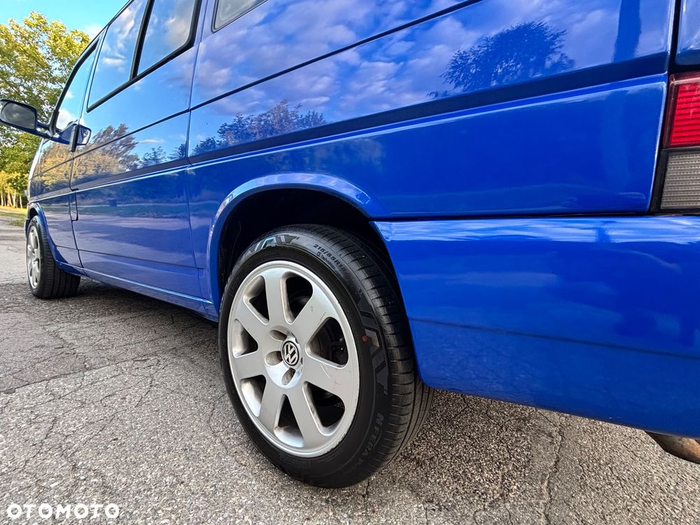 Volkswagen Multivan - 25