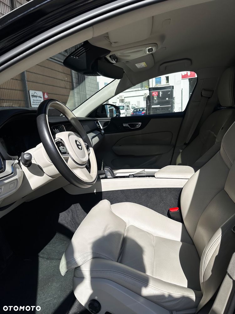 Volvo V60 B4 D Core - 11
