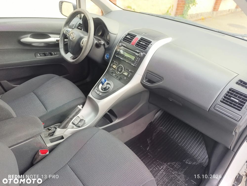 Toyota Auris 1.8 HSD Luna - 16