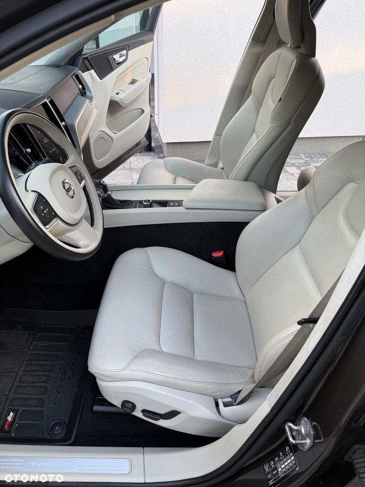 Volvo XC 60 D4 AWD Momentum - 33