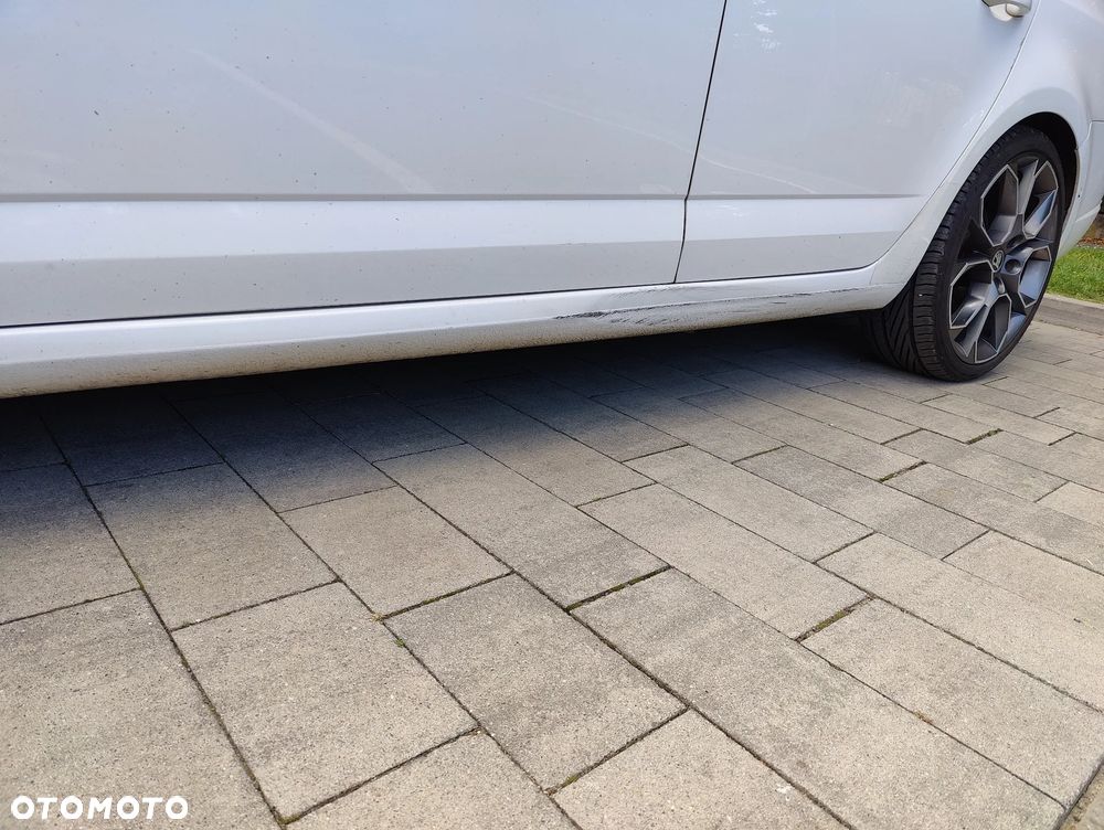 Skoda Octavia 2.0 TDI RS DSG - 5