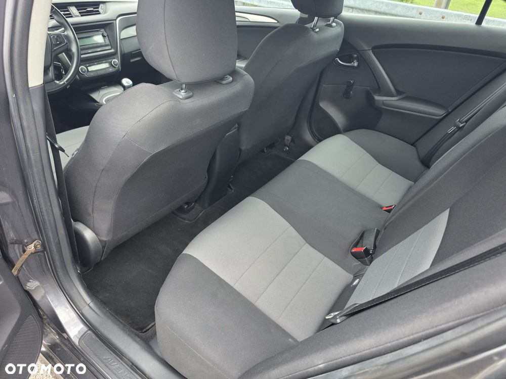 Toyota Avensis 1.8 Active - 6