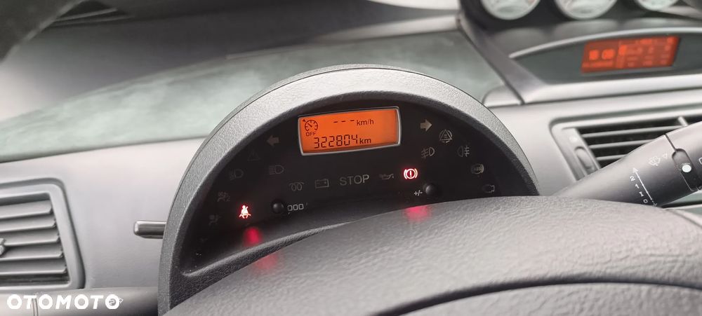 Peugeot 807 - 16