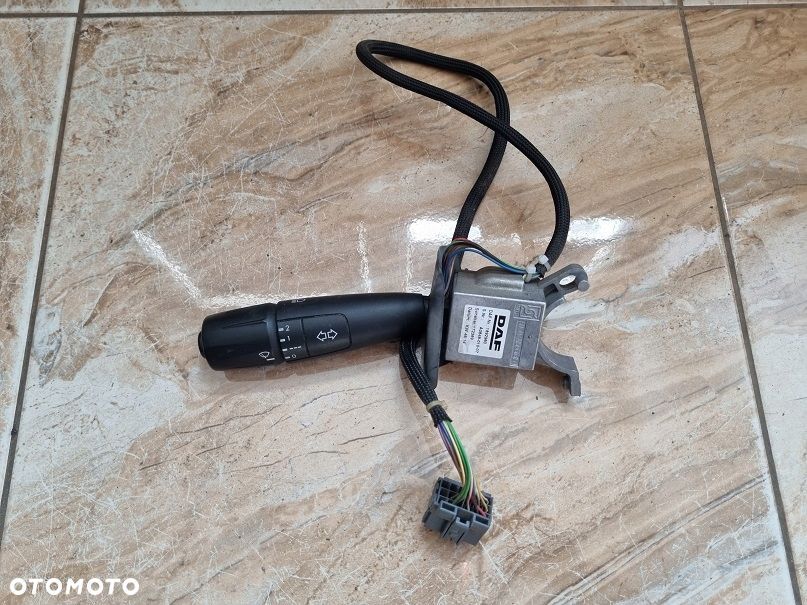 PRZEŁĄCZNIK MANETKA WYCIERACZEK KIERUNKOWSKAZÓW DAF XF CF 106 EURO6 1892960 - 1