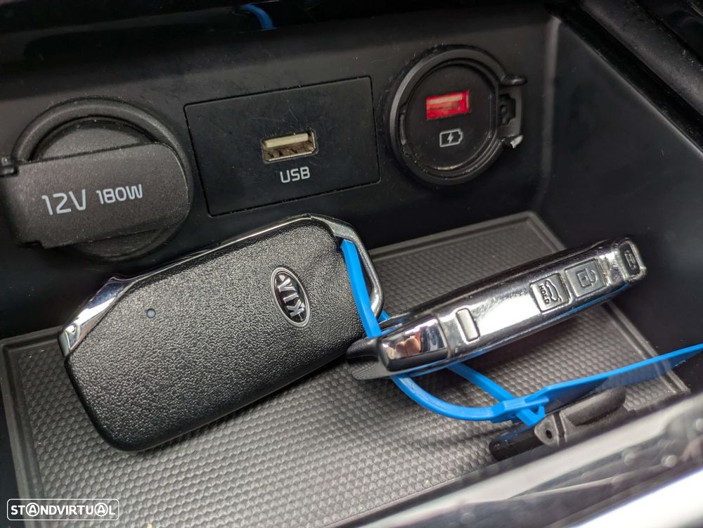 Kia Ceed SW 1.6 CRDi MHEV Drive+SRF - 26