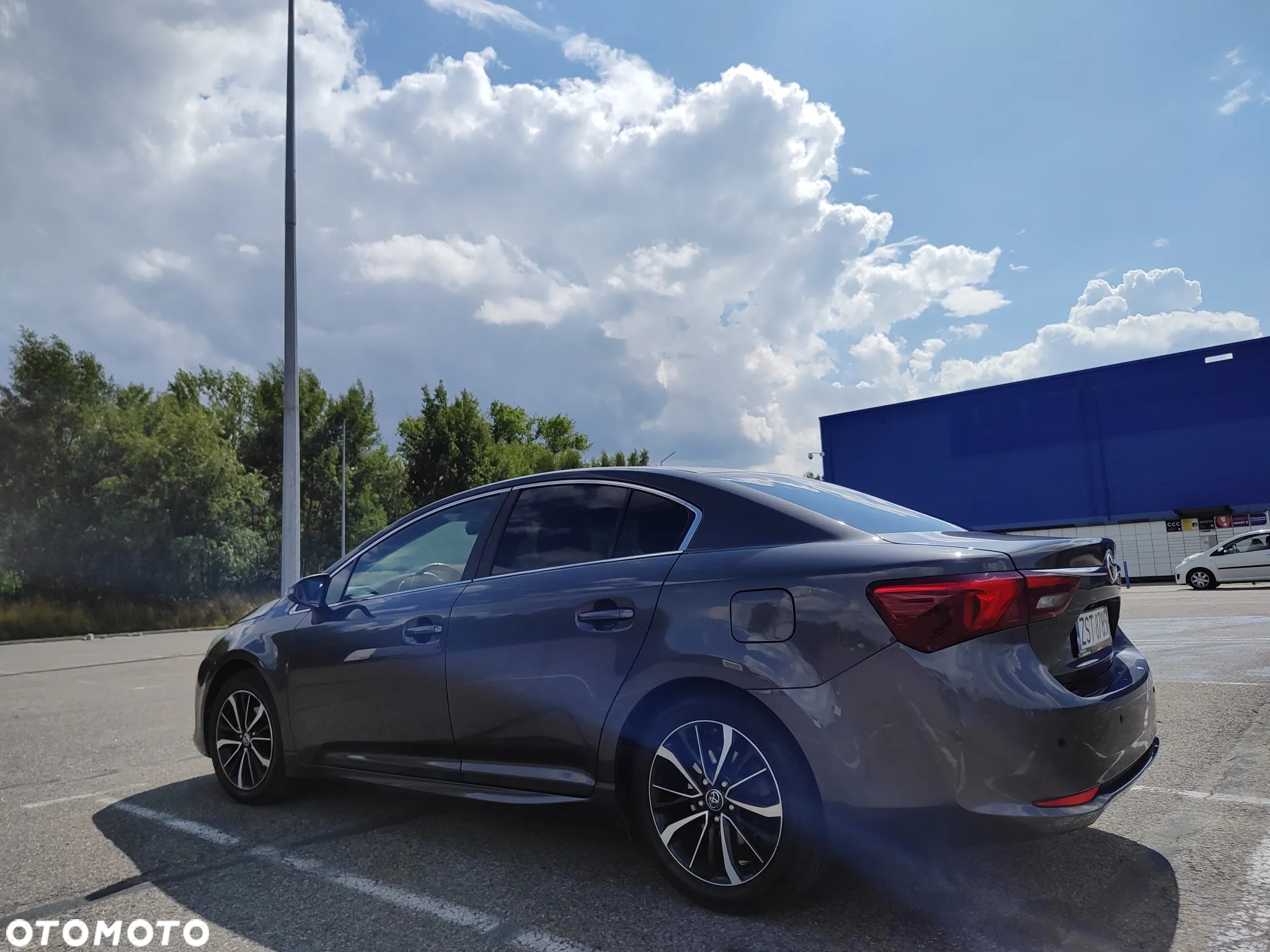 Toyota Avensis - 4