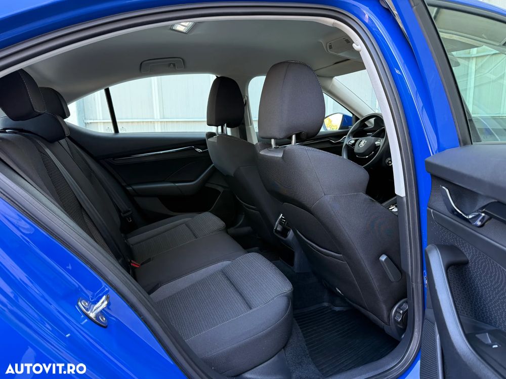 Skoda Octavia 2.0 TDI DSG Ambition - 25