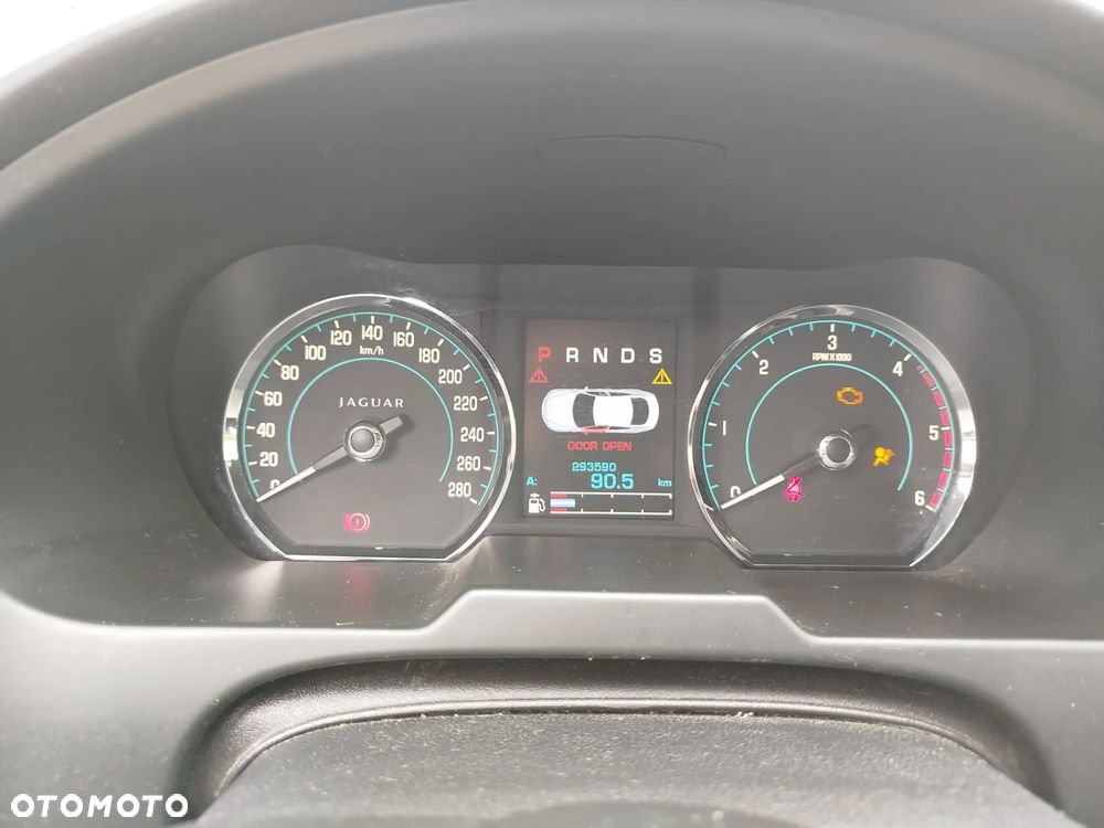 Jaguar XF 2.2 D Luxury - 12