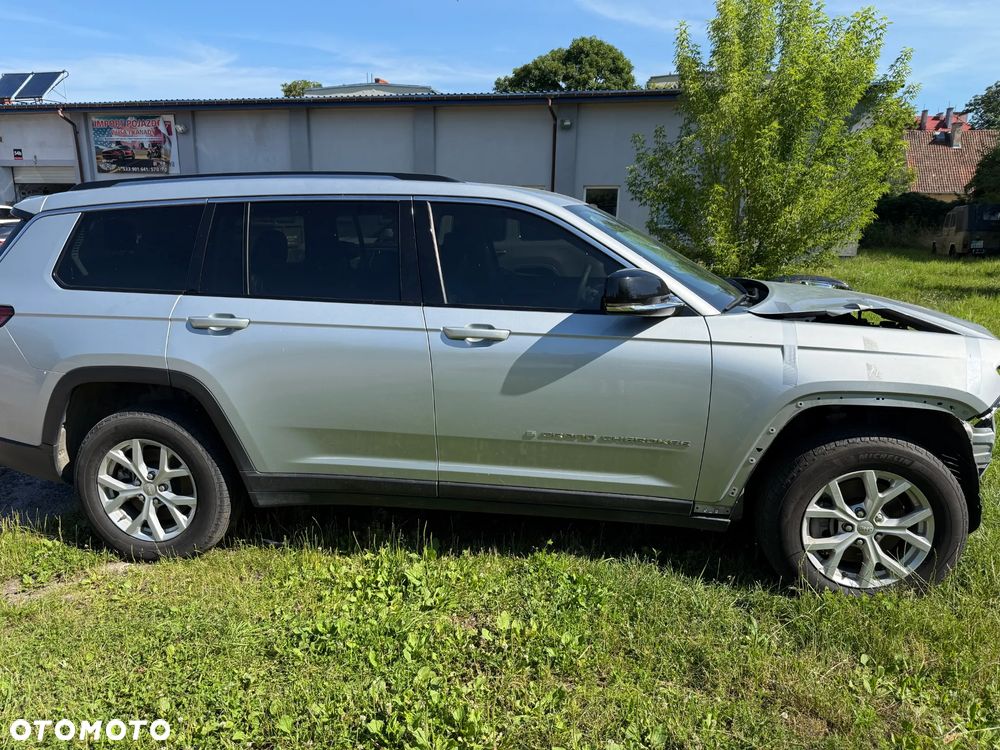 Jeep Grand Cherokee - 19