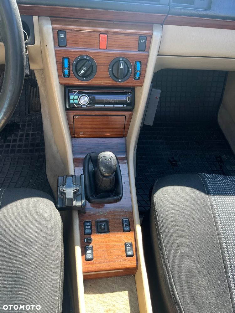 Mercedes-Benz W124 (1984-1993) ver-250-d-turbo - 13