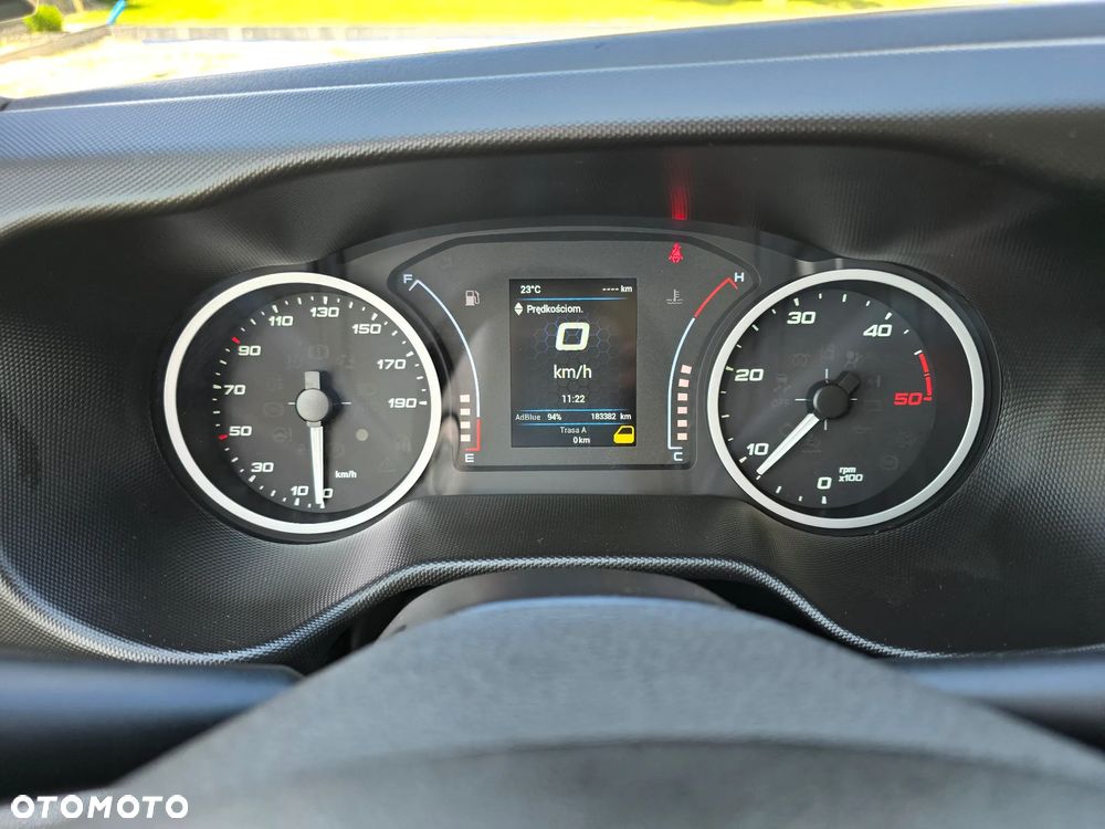 Iveco DAILY 50C18 MROŻNIA 8-PALETOWY + WINDA.1Tona AGREGAT Carrier -20*C +20*C 183Tyś km SERWIS DO OSTATNIEGO Km ASO IVECO SALON PL BOGATA OPCJA WYPOSAZENIA LED NAVI AKTYWNY TEMPOMAT FOTEL KIEROWCY PNEŁMATYCZNY - 4