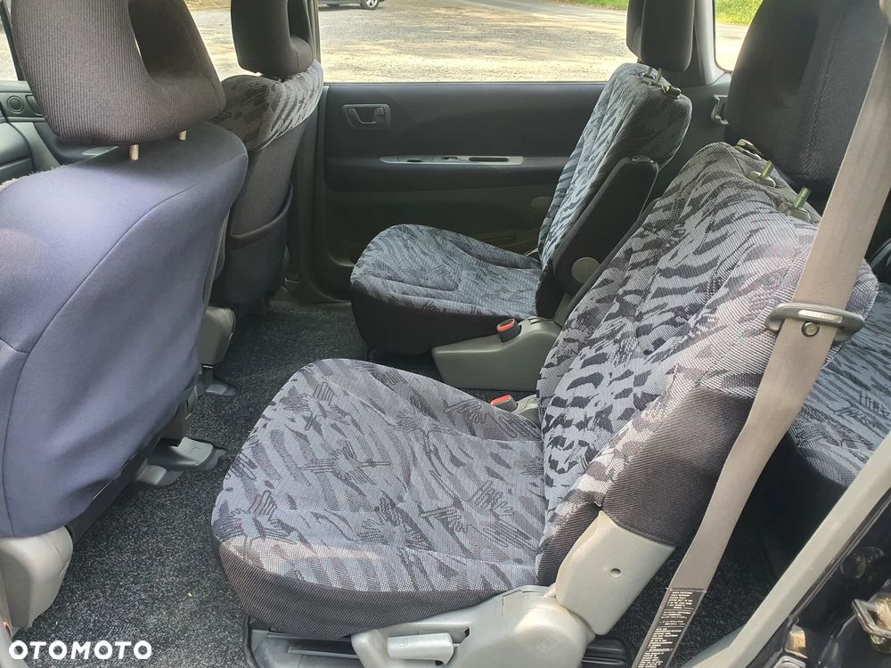 Mitsubishi Space Wagon 2.4 GDI Family - 4