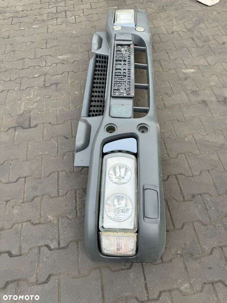 Kompletny zderzak z lampami Iveco Eurocargo - 3