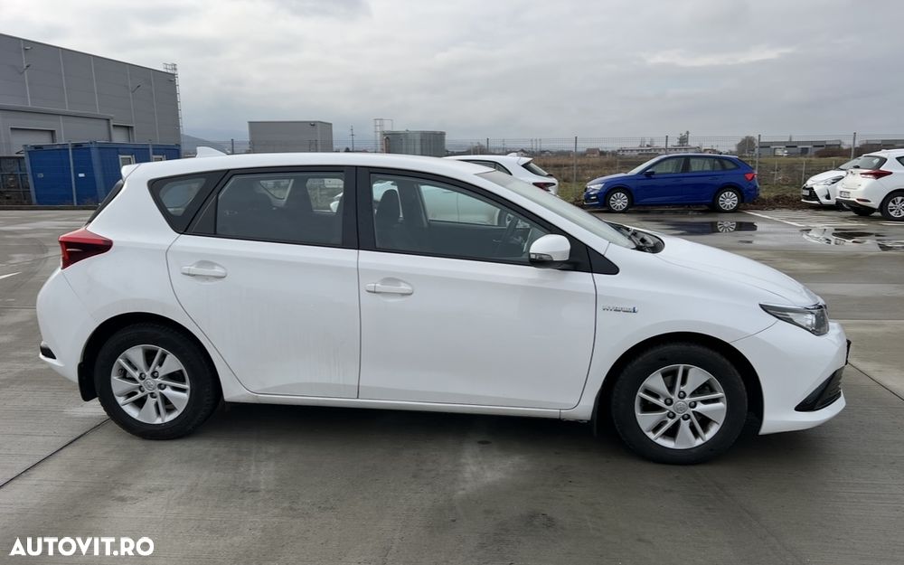 Toyota Auris 1.8 L VVT-i Hybrid Luna - 2