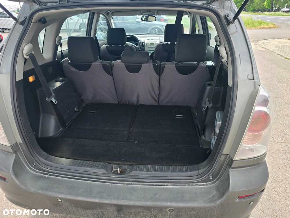 Toyota Corolla Verso - 7