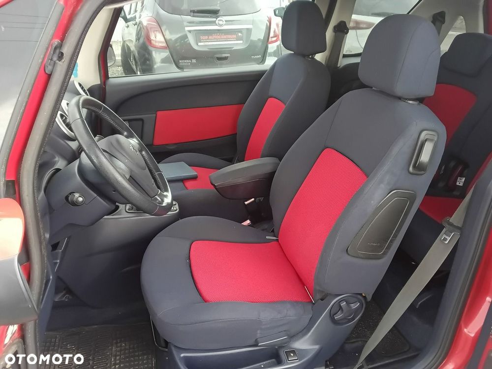 Peugeot 1007 - 15