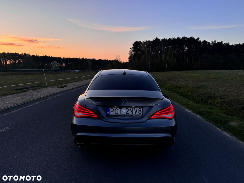 Mercedes-Benz CLA - 4