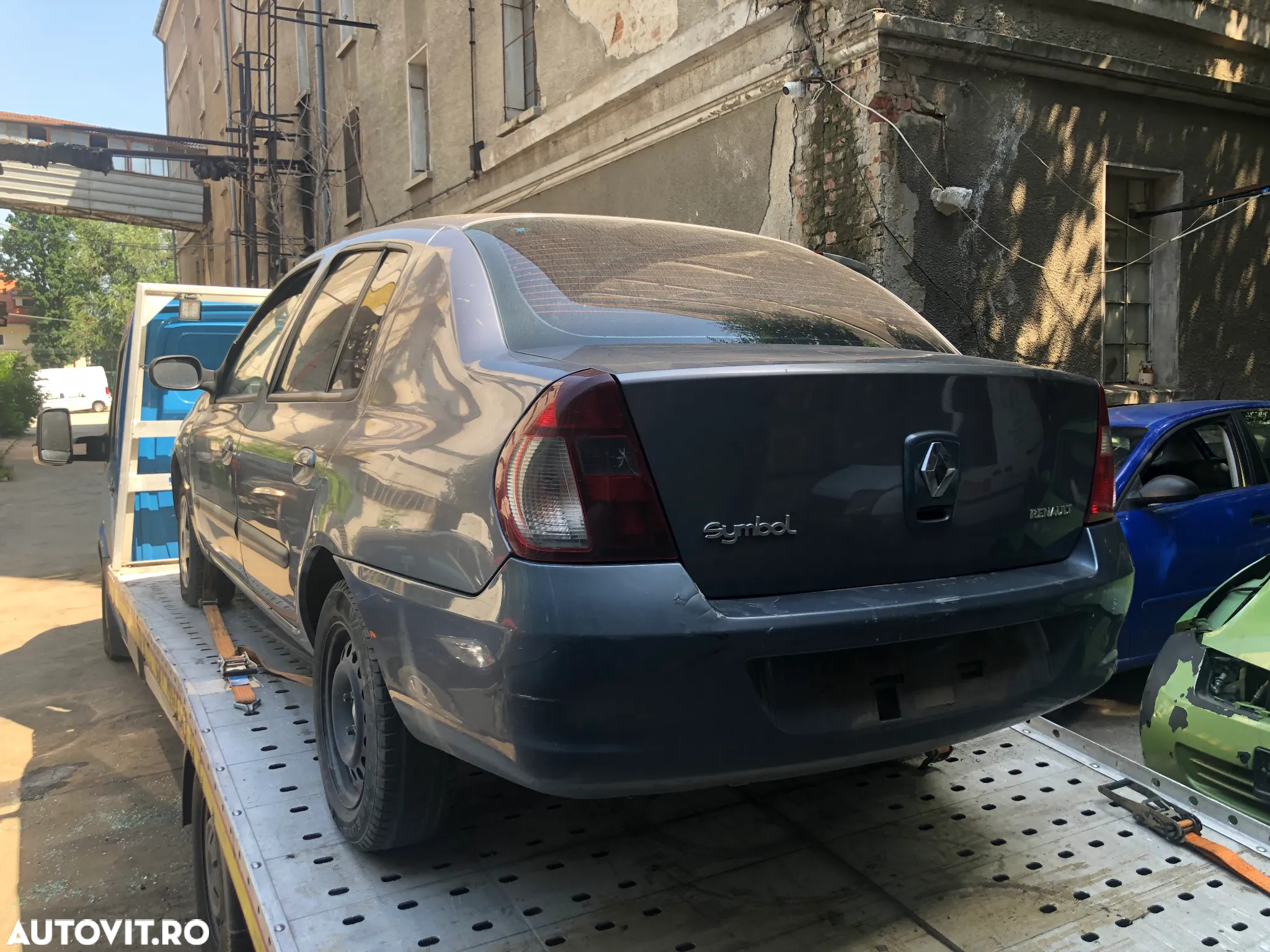 Dezmembrez Renault Clio Symbol 1,5 dci gri 2005 - 3