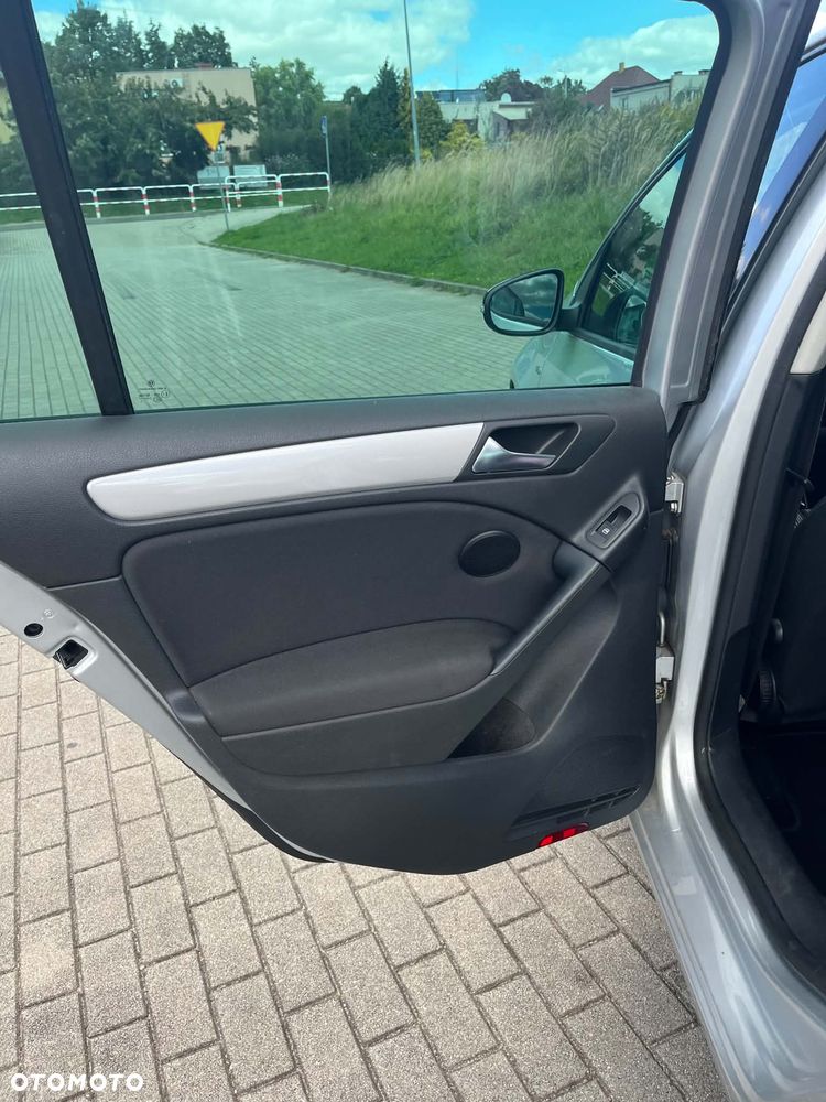 Volkswagen Golf - 8