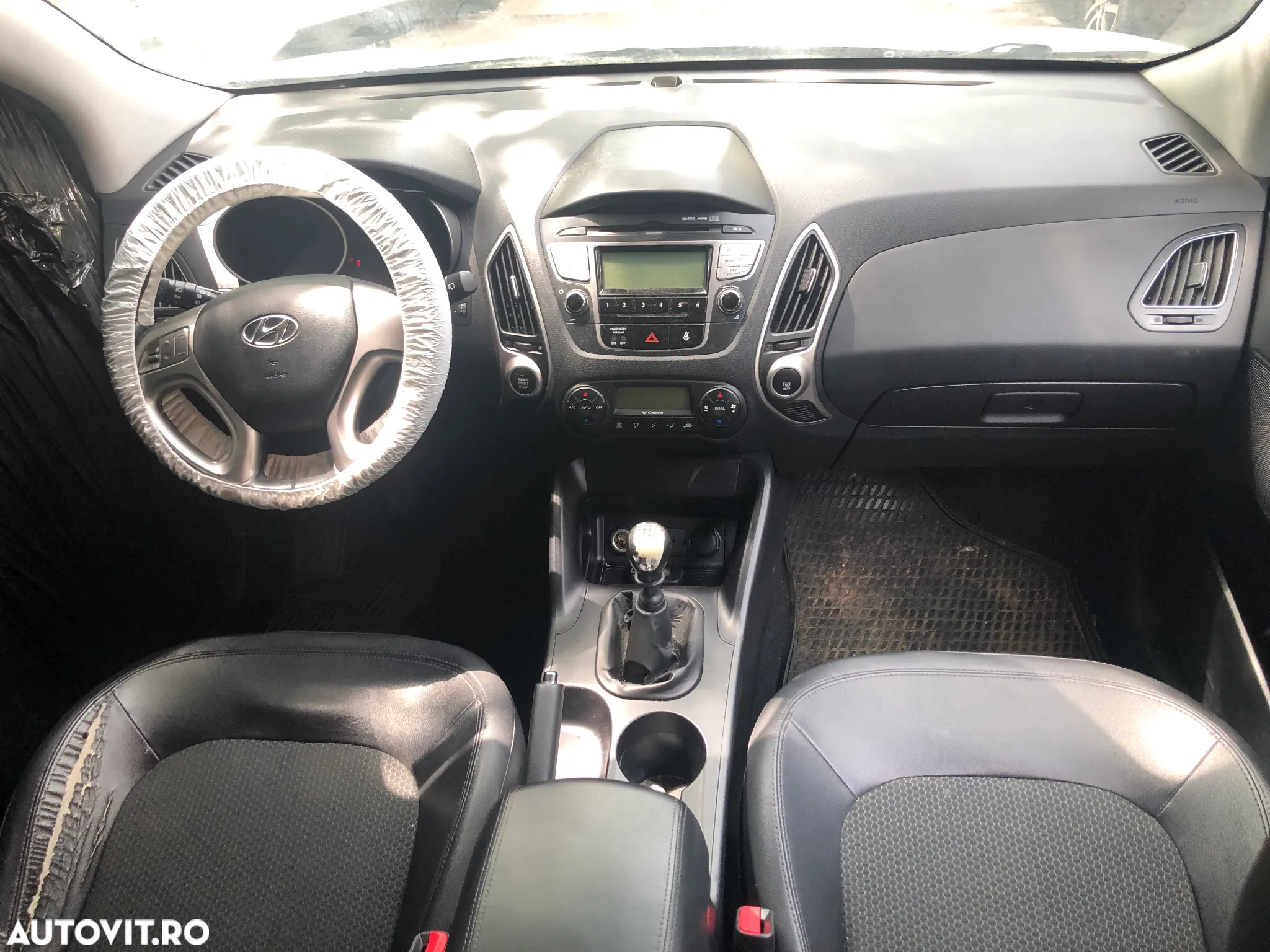Dezmembrez Hyundai IX35 2.0 CRDI 4WD gri argintiu 2012 - 5