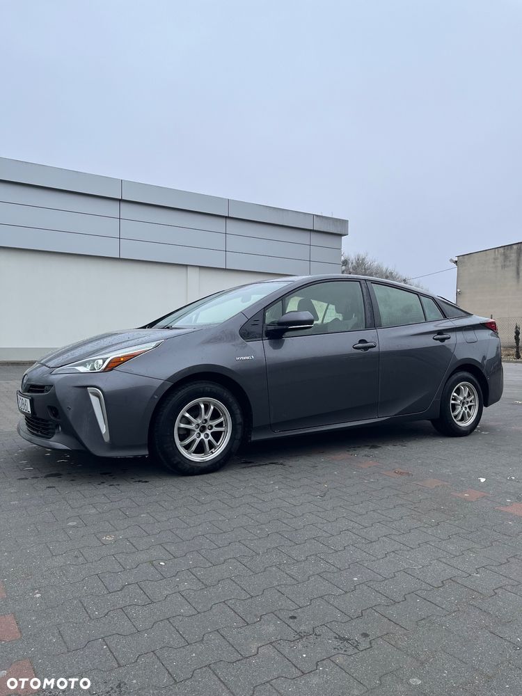 Toyota Prius Hybrid - 4