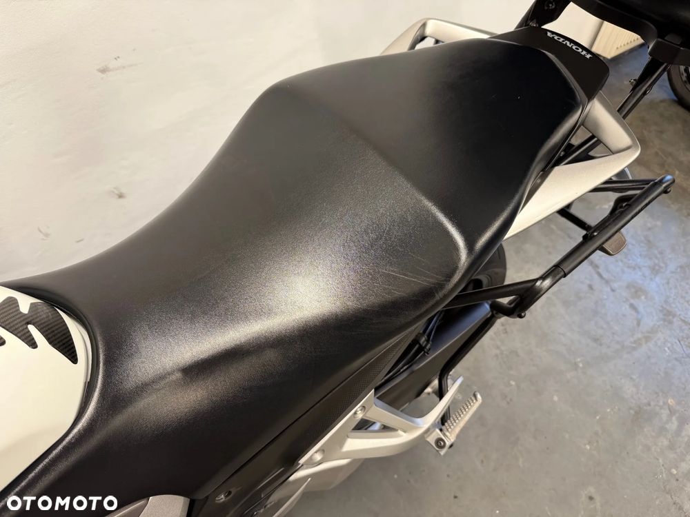 Honda VFR - 25