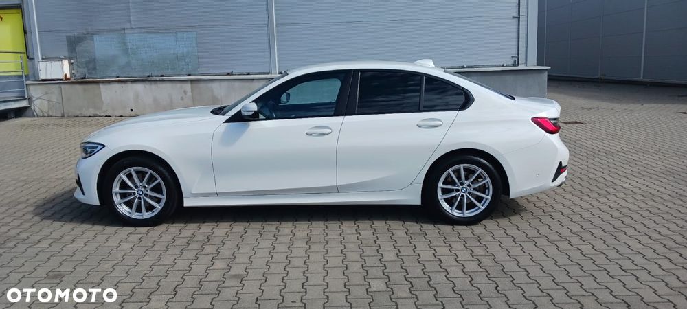 BMW Seria 3 320d xDrive MHEV Advantage