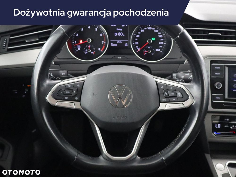 Volkswagen Passat - 17
