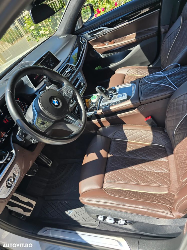 BMW Seria 7 750i xDrive - 14