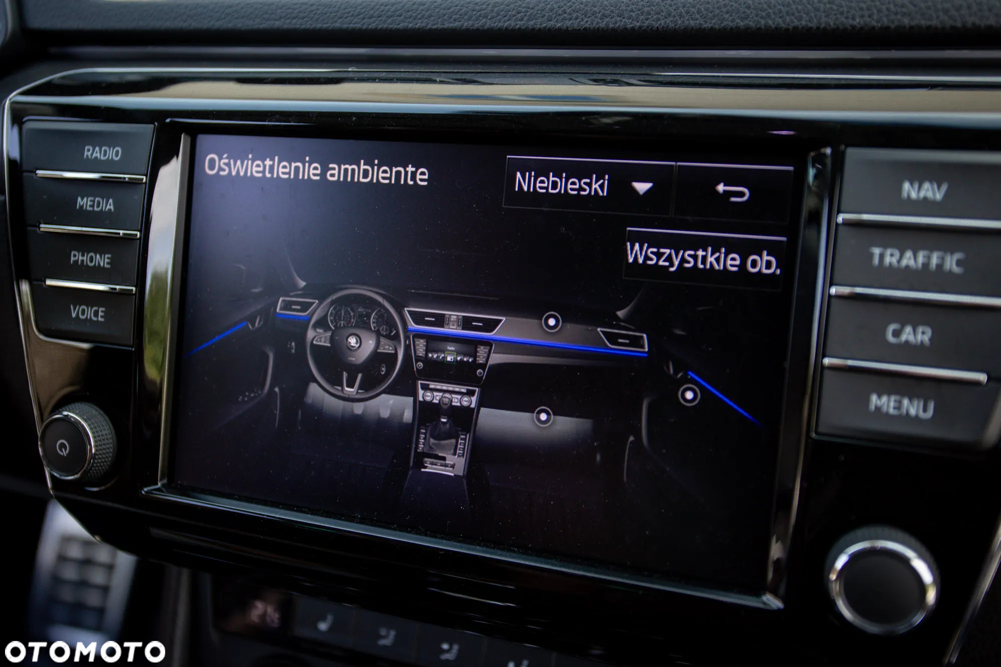 Skoda Superb Combi 2.0 TDI DSG L&K - 38