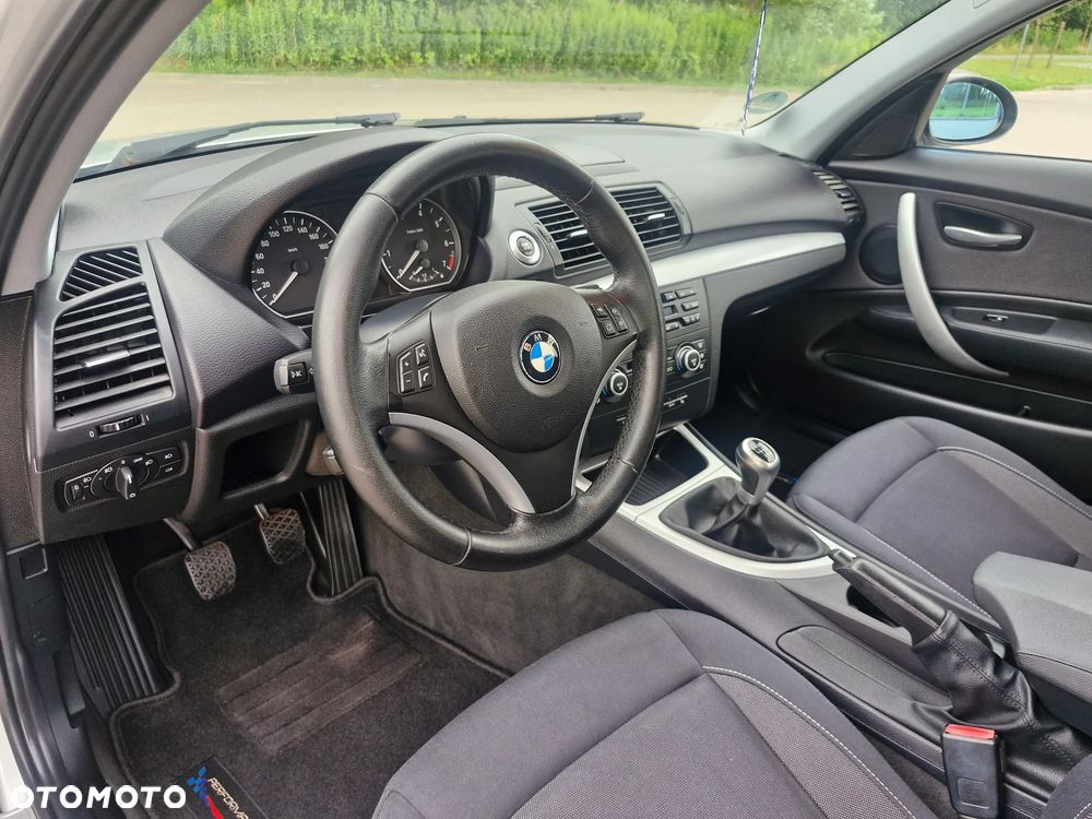 BMW Seria 1 - 27