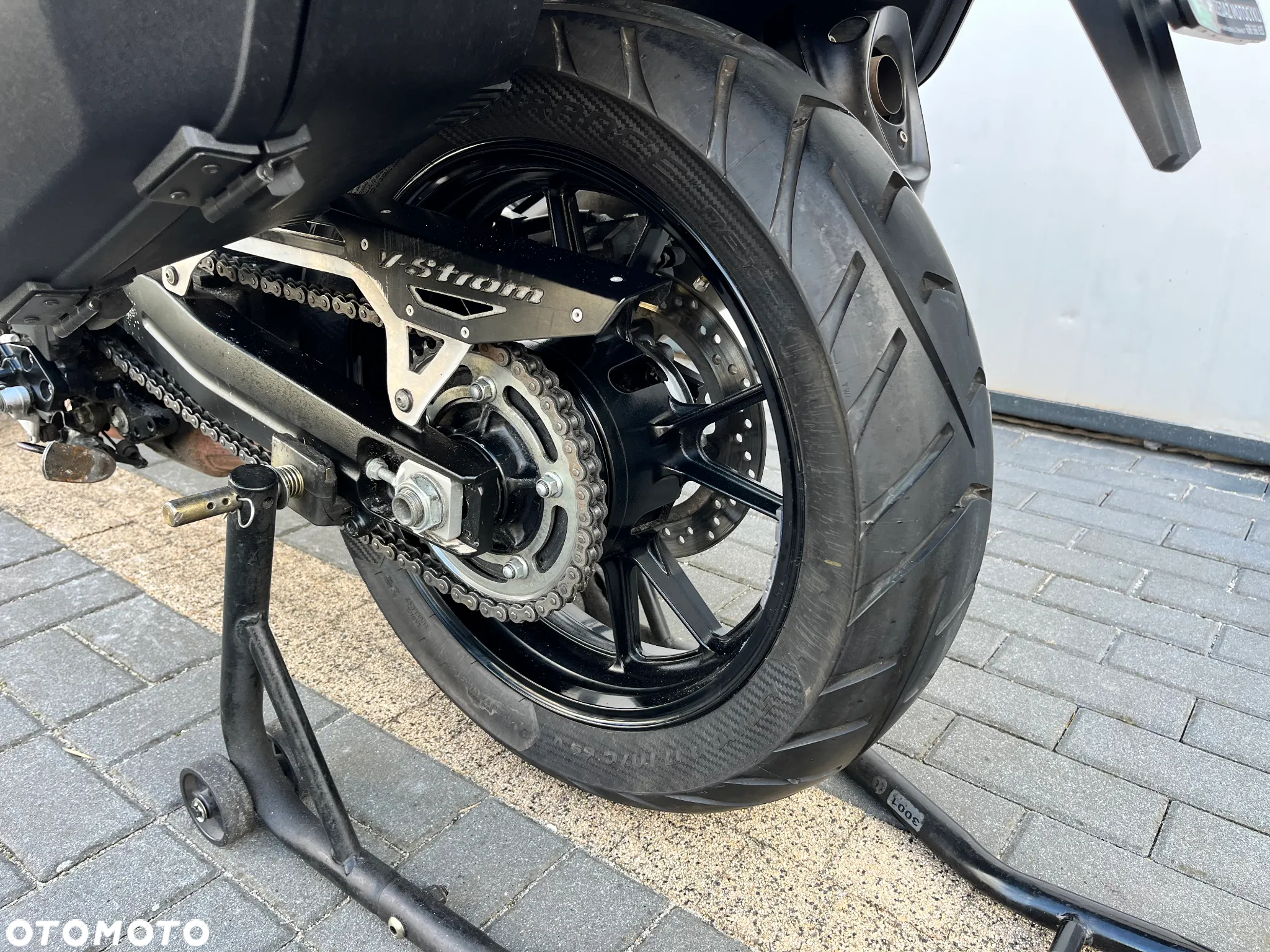Suzuki V-STROM - 12