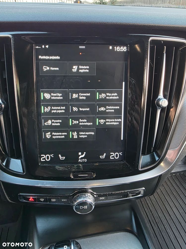 Volvo V60 D4 R-Design - 28