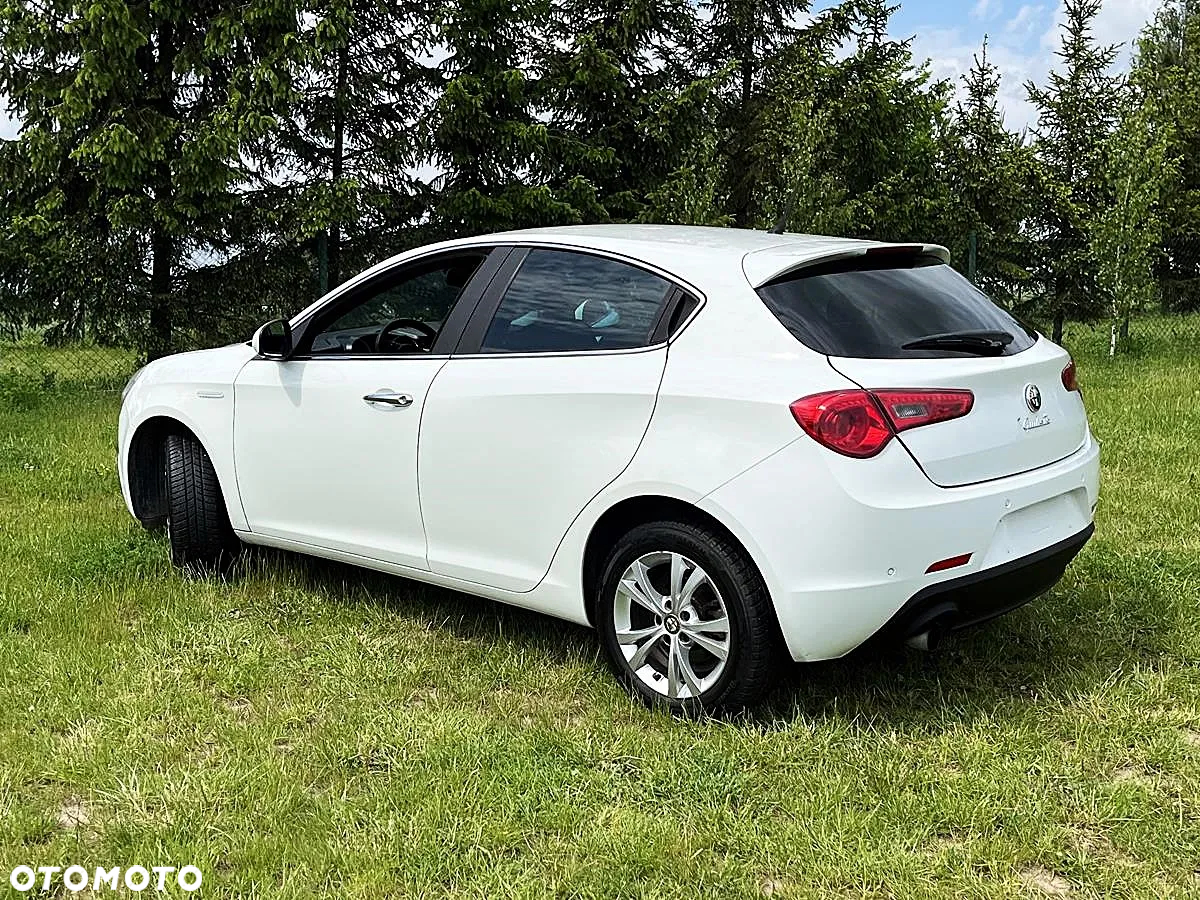 Alfa Romeo Giulietta - 2