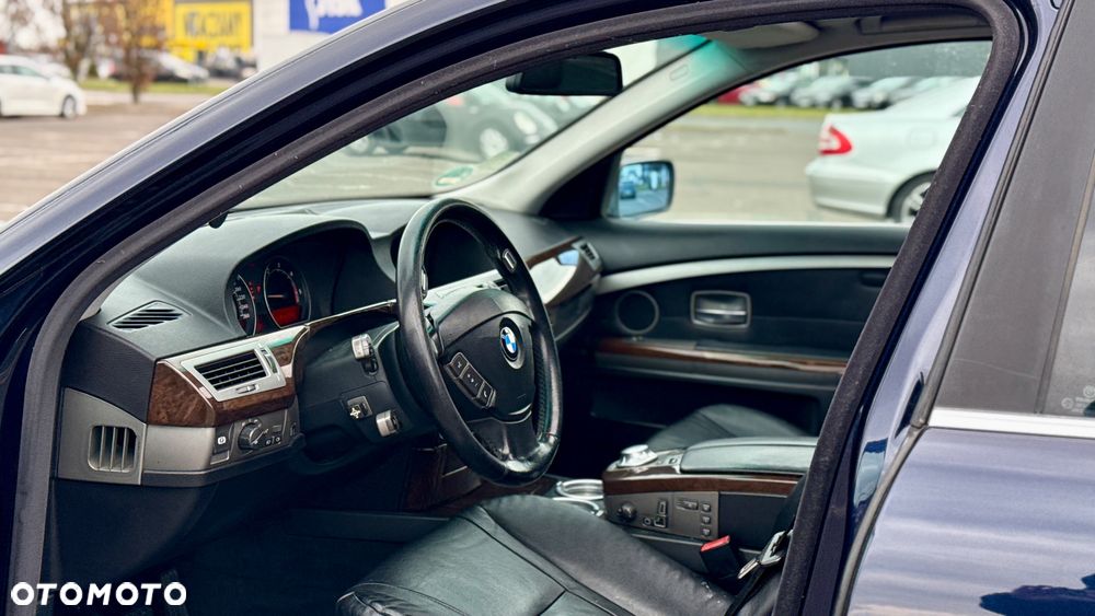 BMW Seria 7 - 16