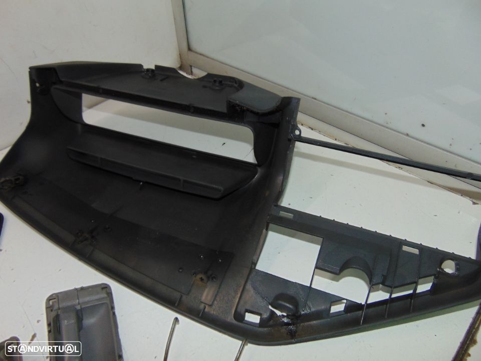 Peugeot 205 várias peças - 11