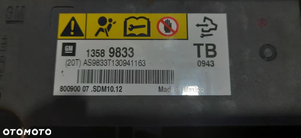 OPEL INSYGNIA A Sterownik silnika 1.8 A18XER 12654172 abjt Moduł komfortu 13586585 F00HJ1010 Moduł rec 22737768 00 avk Moduł komory silnika Skrzynka bezpieczników 13275874 ma Sterownik poduszek powietrznych srs 13589833 Skrzynka bezpieczników 13222786 - 15