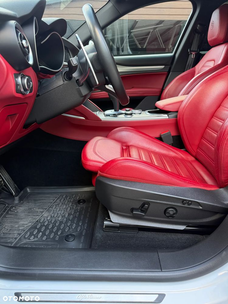 Alfa Romeo Stelvio 2.0 Turbo Veloce Q4 - 29