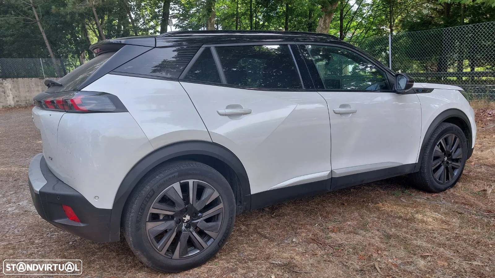 Peugeot e-2008 50 kWh GT Pack - 9