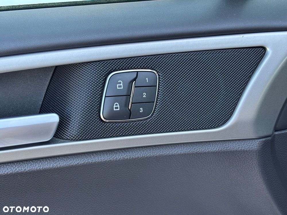 Ford Mondeo 2.0 Hybrid Vignale - 25
