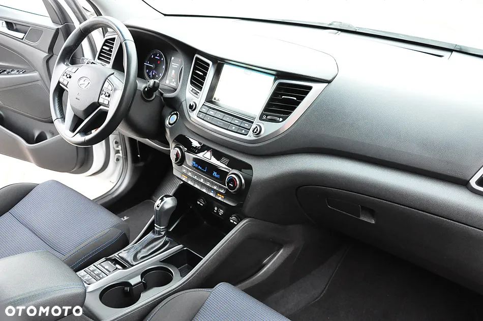 Hyundai Tucson blue 1.7 CRDi 2WD DCT Premium - 19