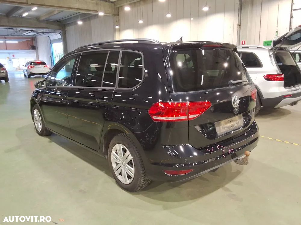 Volkswagen Touran 2.0 TDI SCR DSG Trendline - 4