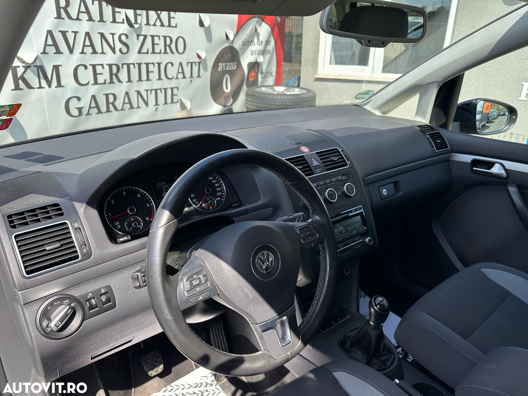 Volkswagen Touran - 21