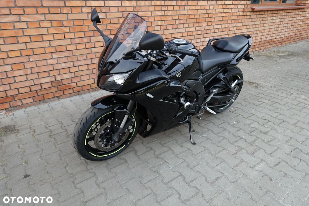 Yamaha FZ - 16