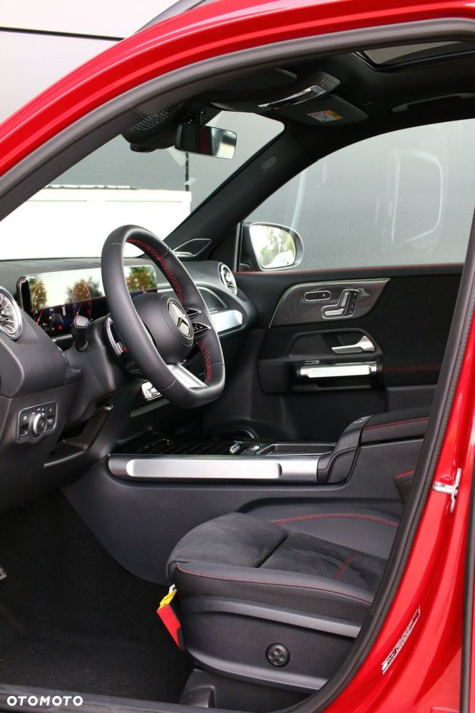 Mercedes-Benz GLB - 34