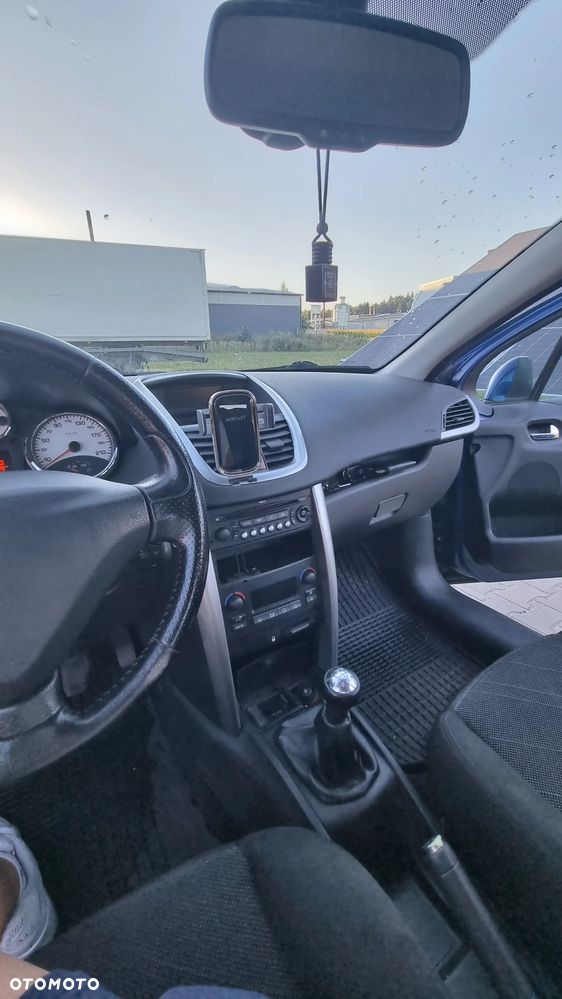 Peugeot 207 1.6 - 11