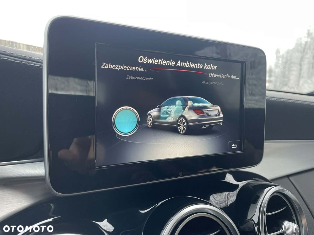 Mercedes-Benz Klasa C 200 4-Matic 7G-TRONIC - 39