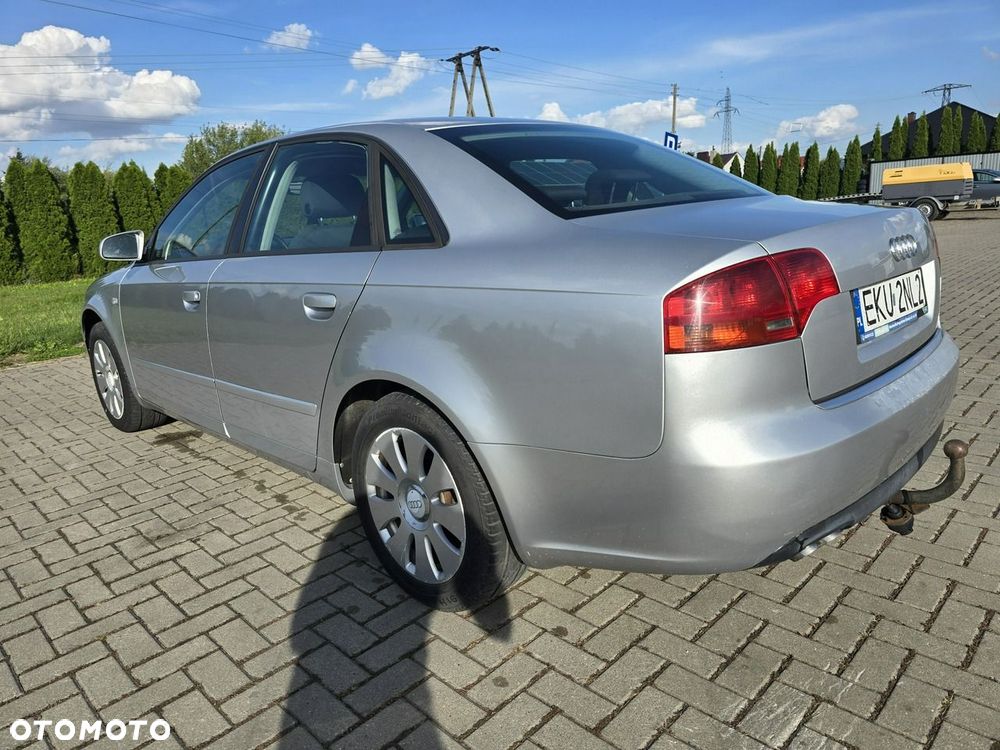 Audi A4 Limousine - 11