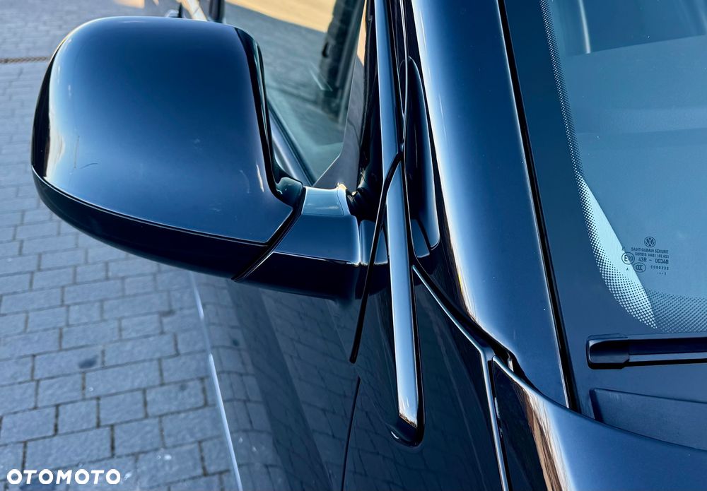 Volkswagen Multivan - 21