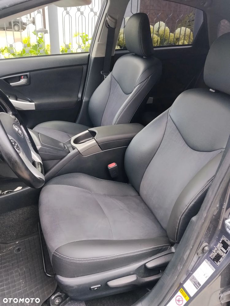 Toyota Prius 1.8 Hybrid Premium - 14